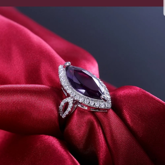 NEW sterling silver oval cut amethyst ring - Picture 2 of 5